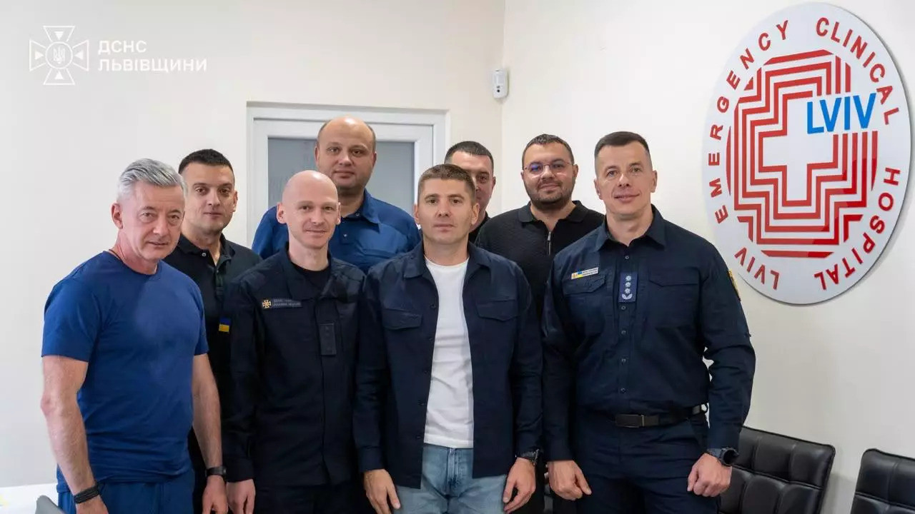 Заступник Голови ДСНС Роман Примуш відвідав поранених рятувальників, які проходять лікування у Львові